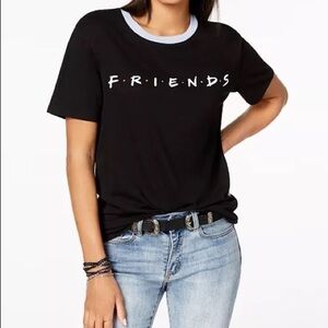 FRIENDS graphic tshirt